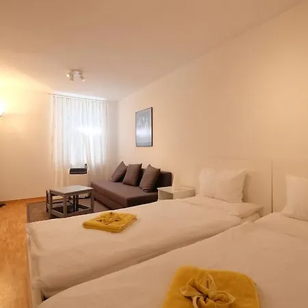 Da Kaethy A Val Mesolcina Grono